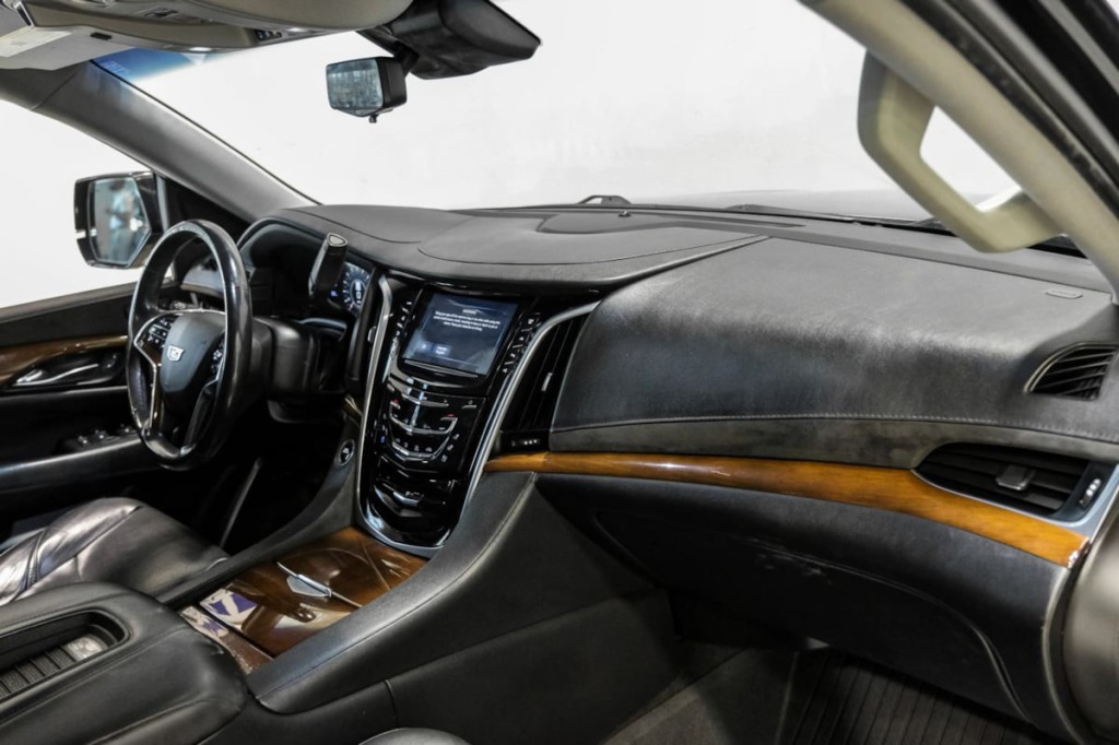2020 Cadillac Escalade Image 17
