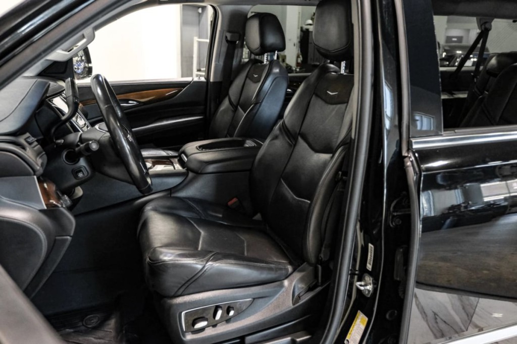 2020 Cadillac Escalade Image 30