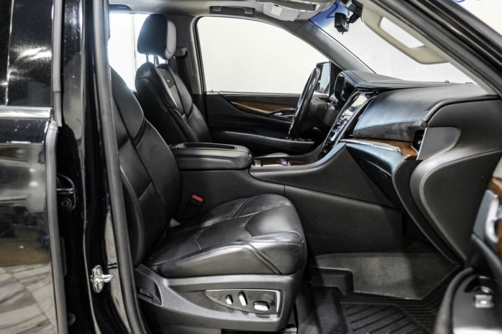 2020 Cadillac Escalade Image 31
