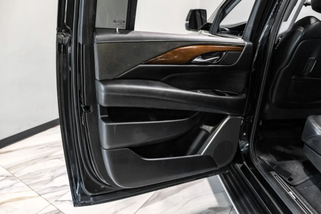 2020 Cadillac Escalade Image 41