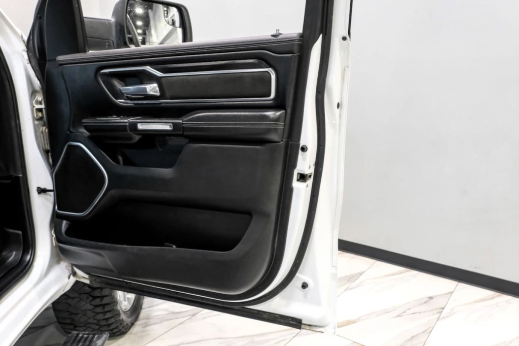 2023 RAM 1500 Image 40