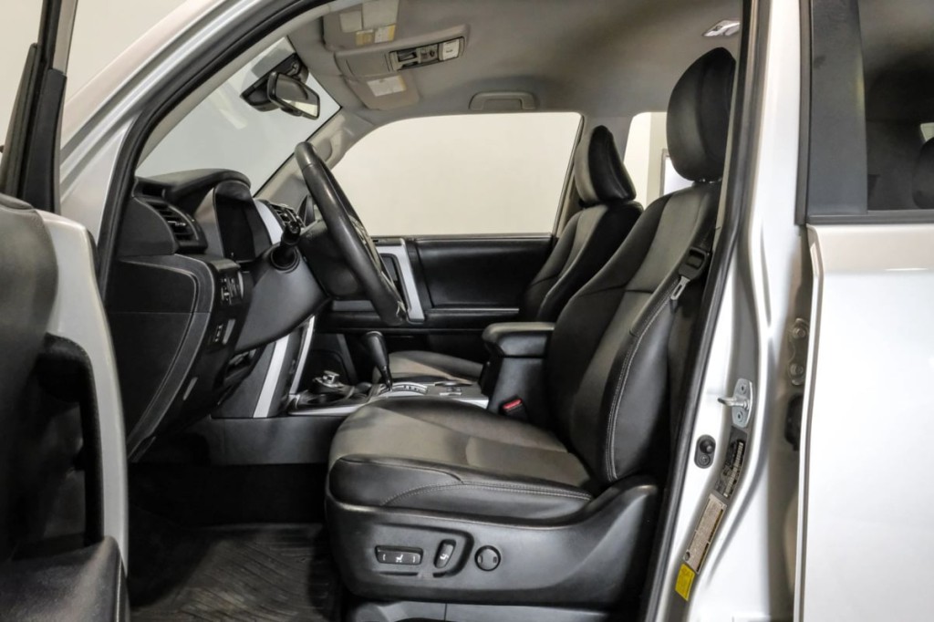 2021 Toyota 4Runner Image 6