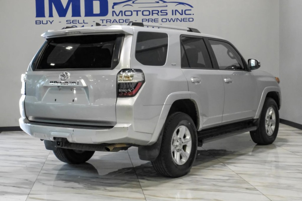 2021 Toyota 4Runner Image 12