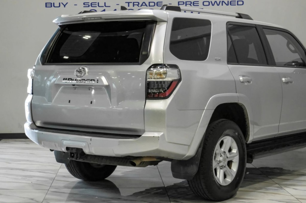 2021 Toyota 4Runner Image 13
