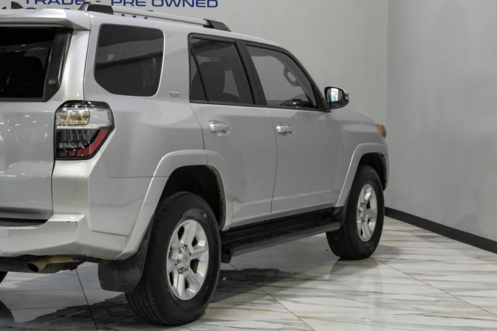 2021 Toyota 4Runner Image 14