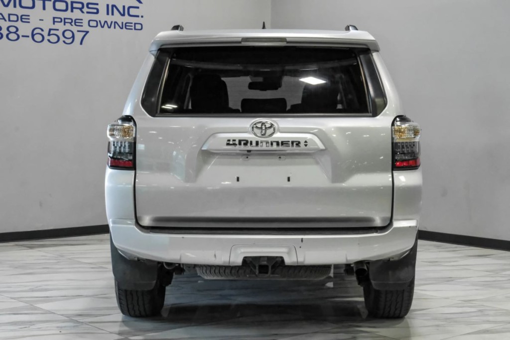 2021 Toyota 4Runner Image 15
