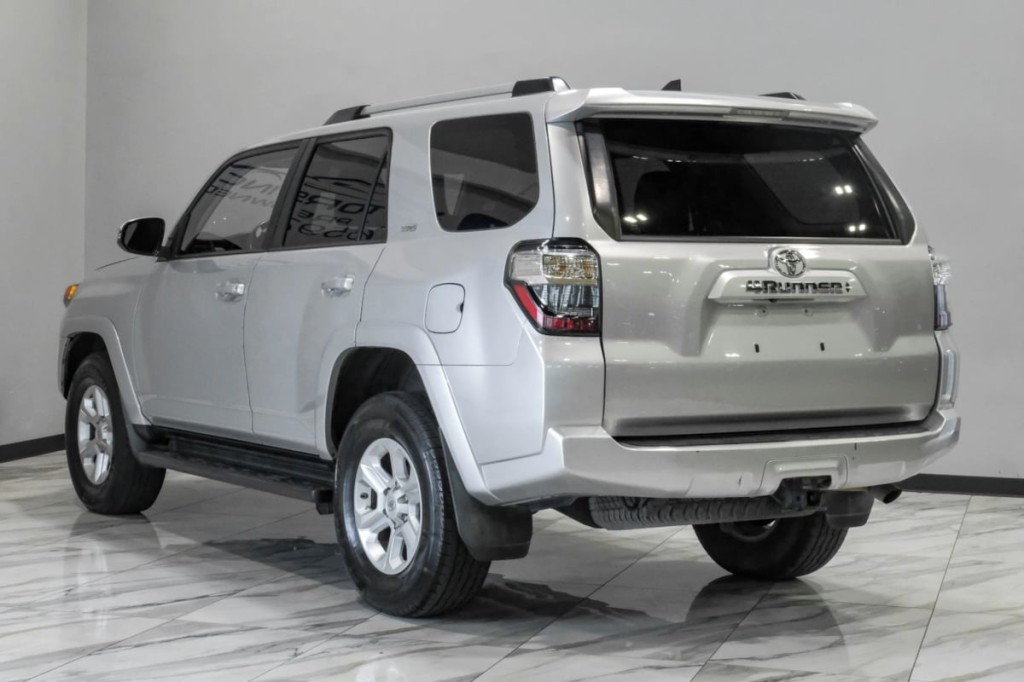 2021 Toyota 4Runner Image 16