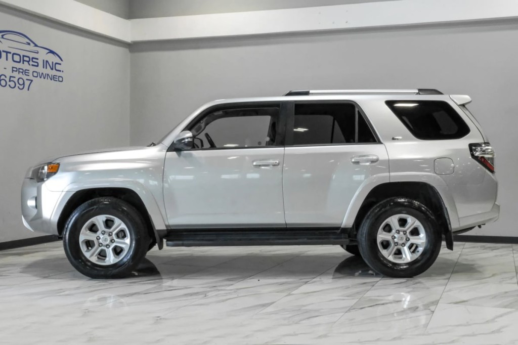 2021 Toyota 4Runner Image 17