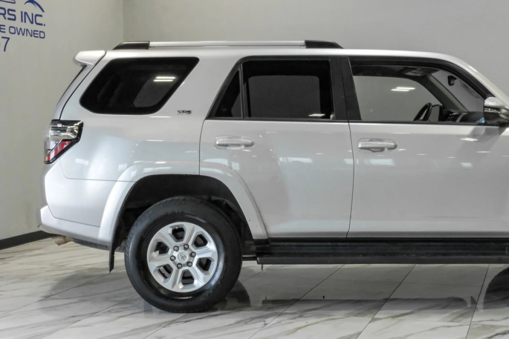 2021 Toyota 4Runner Image 18