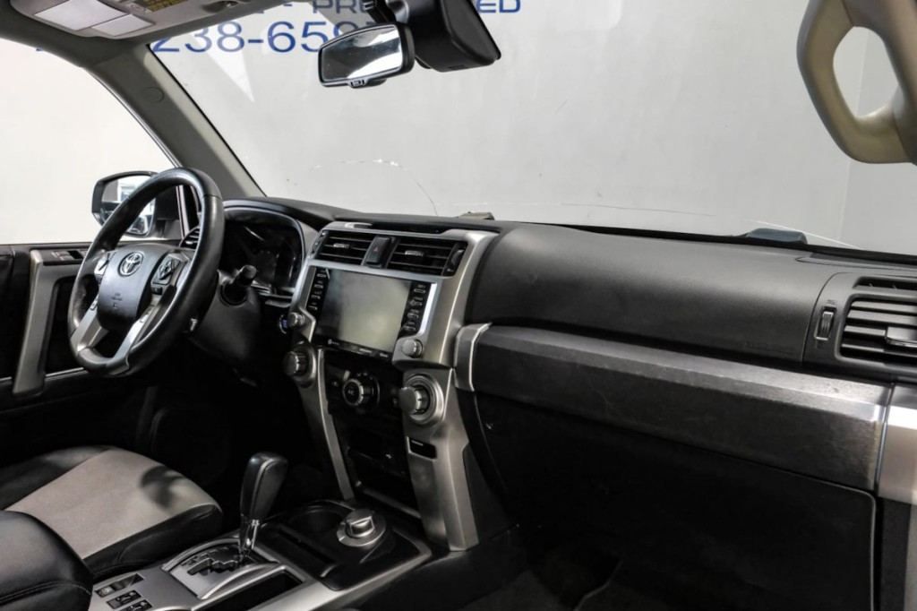 2021 Toyota 4Runner Image 22