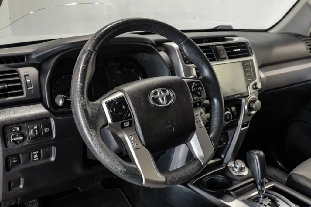 2021 Toyota 4Runner Image 25