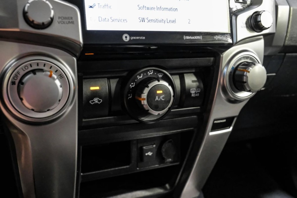 2021 Toyota 4Runner Image 40