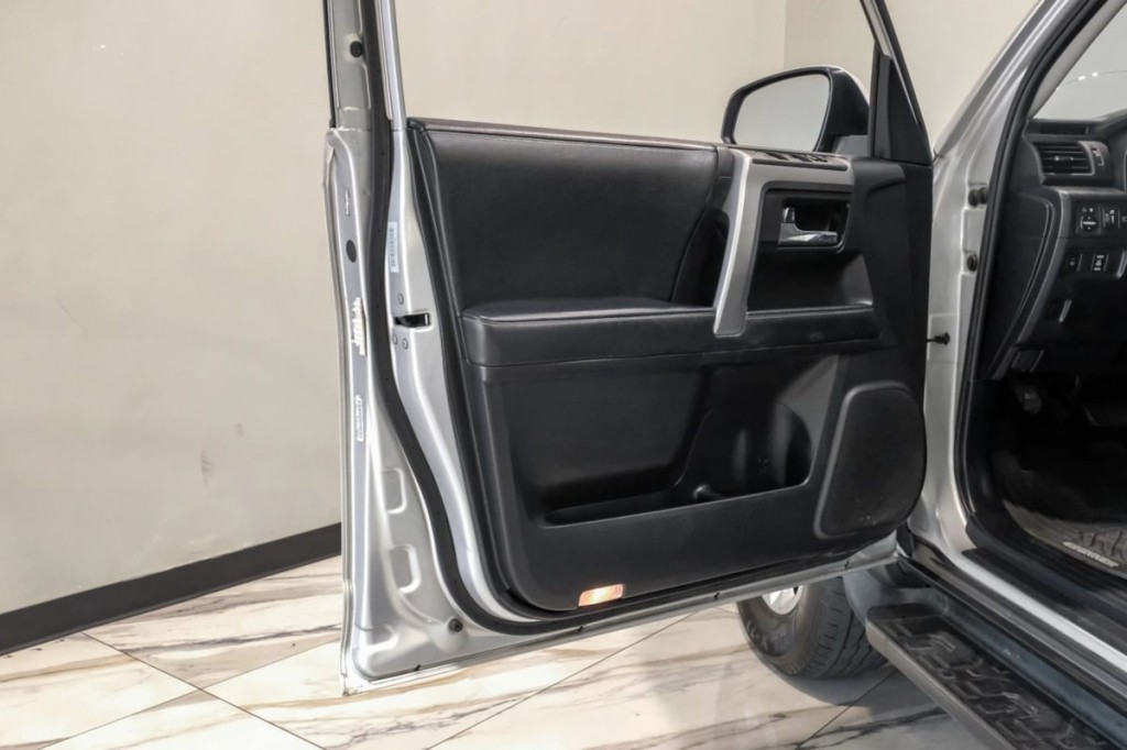 2021 Toyota 4Runner Image 65