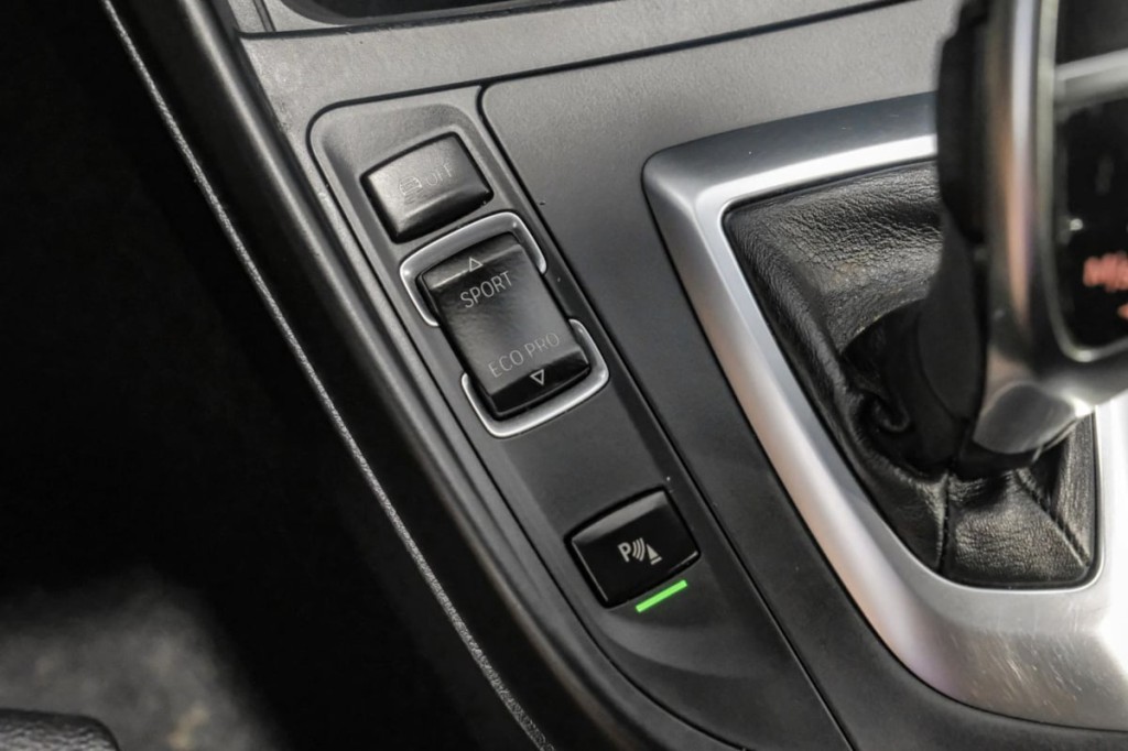 2017 BMW 2 Series Image 38