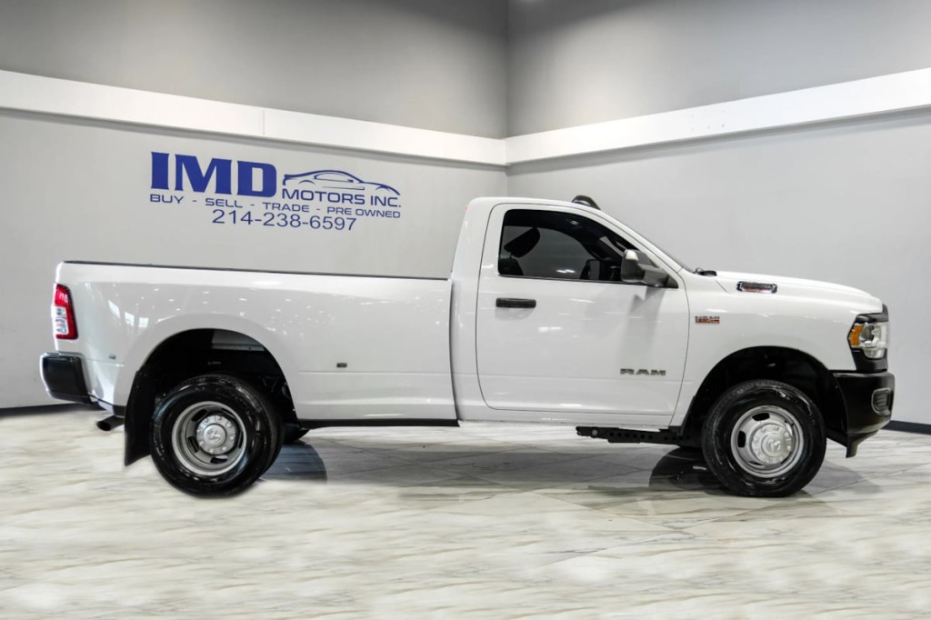 2022 RAM 3500 Image 9
