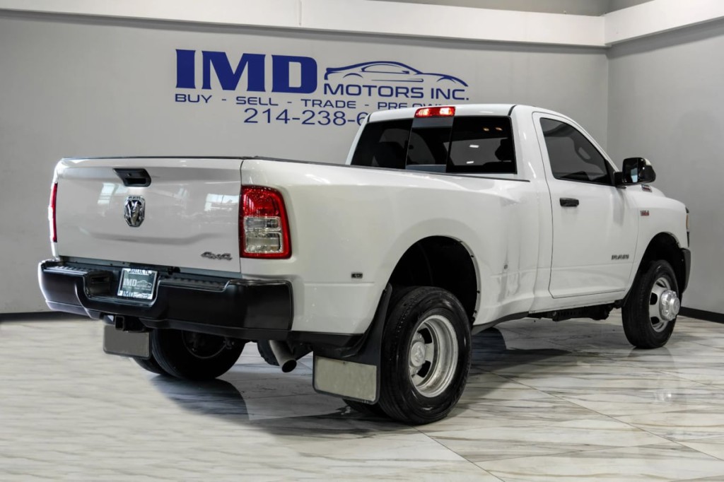 2022 RAM 3500 Image 10