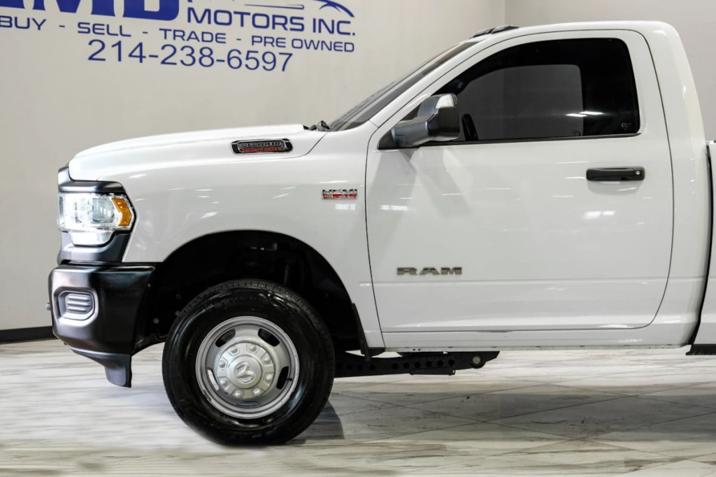 2022 RAM 3500 Image 16