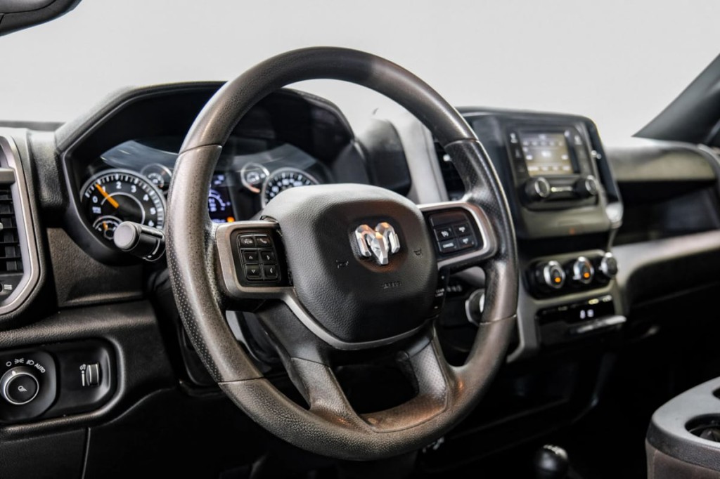 2022 RAM 3500 Image 19