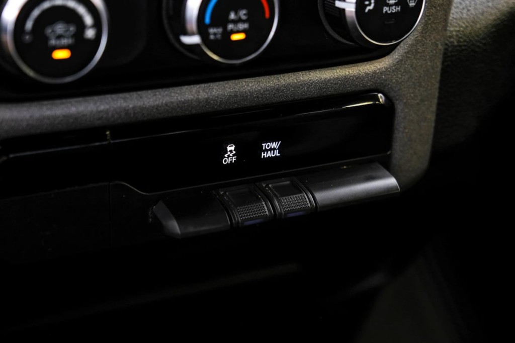 2022 RAM 3500 Image 28