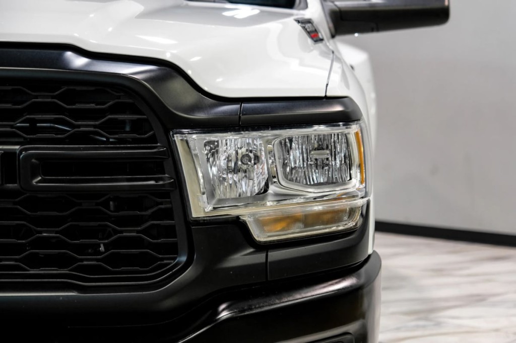 2022 RAM 3500 Image 43
