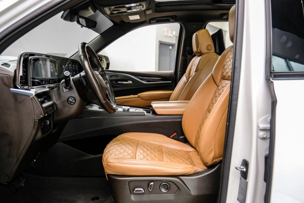 2021 Cadillac Escalade Image 6