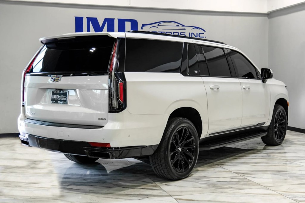 2021 Cadillac Escalade Image 11