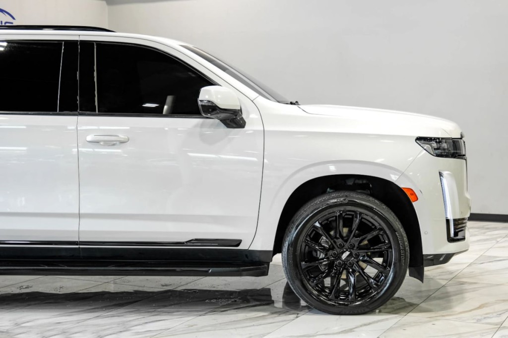 2021 Cadillac Escalade Image 16