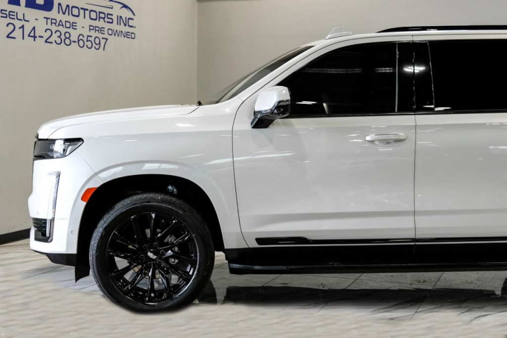 2021 Cadillac Escalade Image 17