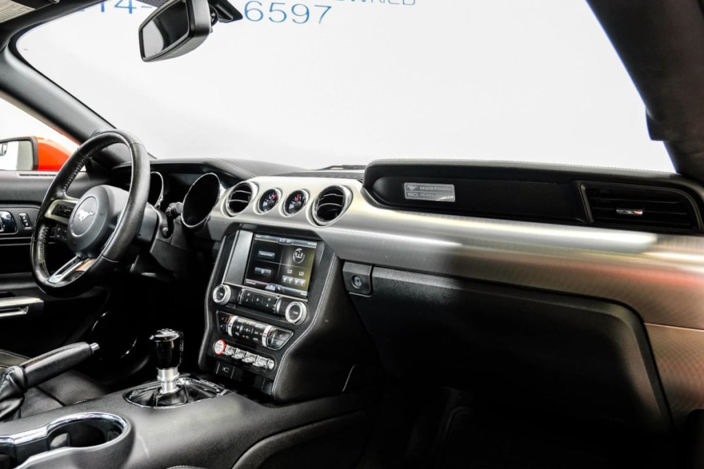 2015 Ford Mustang Image 18