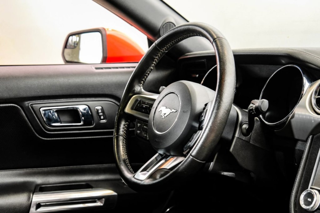 2015 Ford Mustang Image 19