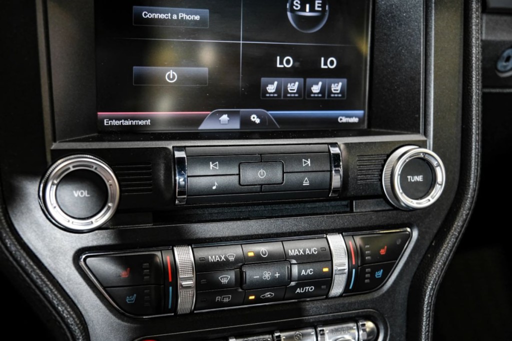 2015 Ford Mustang Image 31