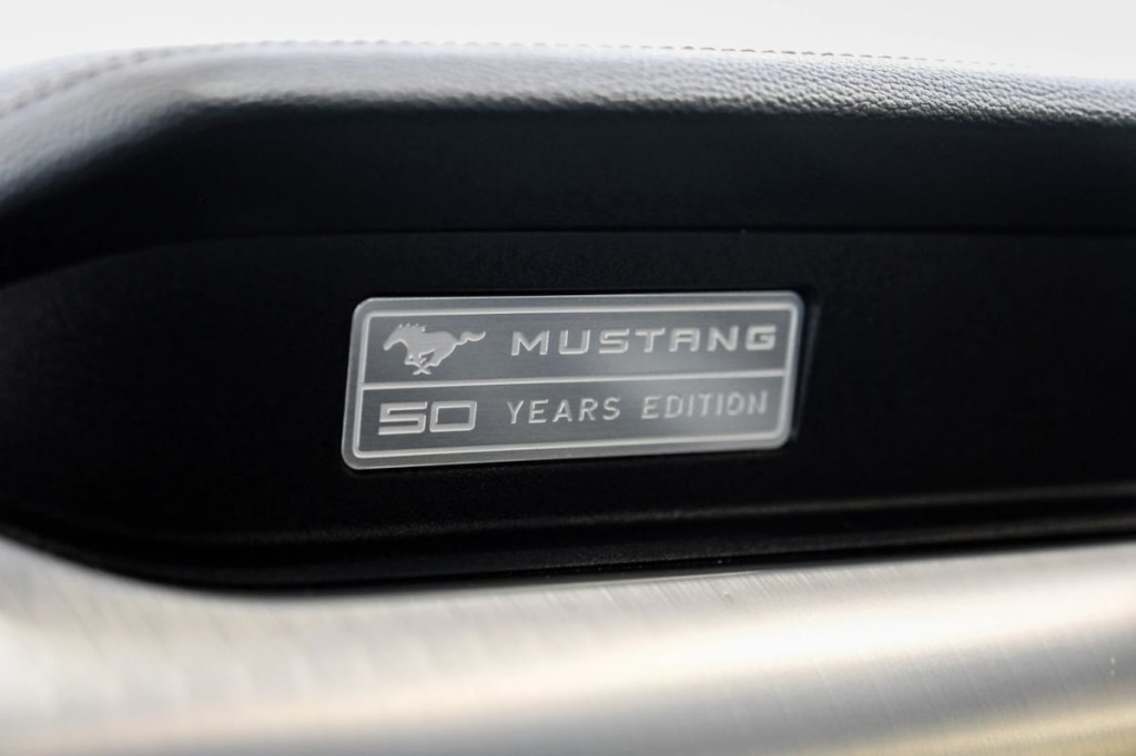 2015 Ford Mustang Image 35