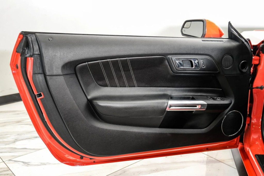 2015 Ford Mustang Image 48