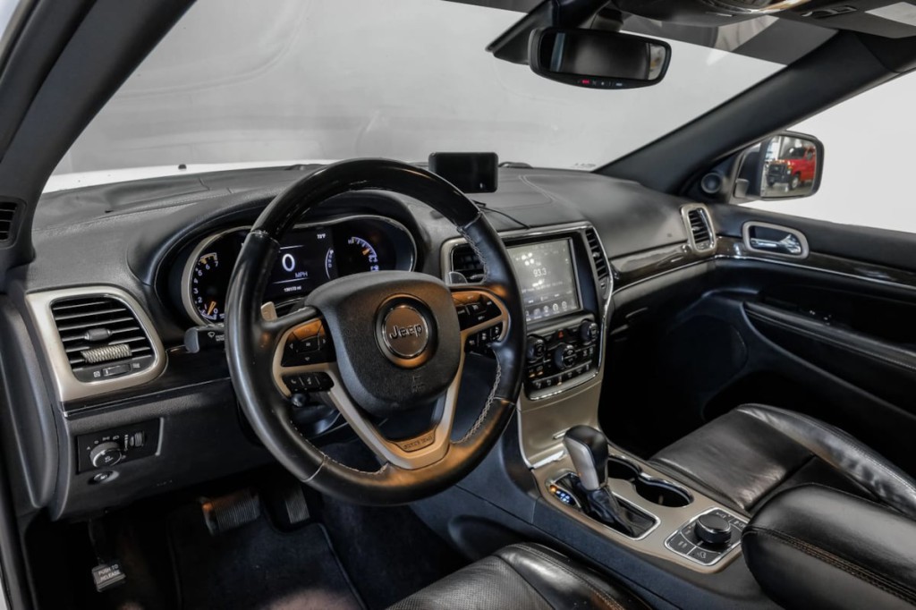 2017 Jeep Grand Cherokee Image 4