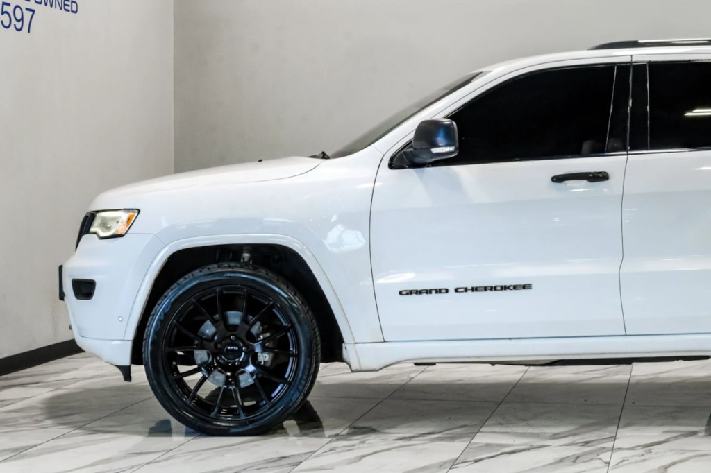 2017 Jeep Grand Cherokee Image 18
