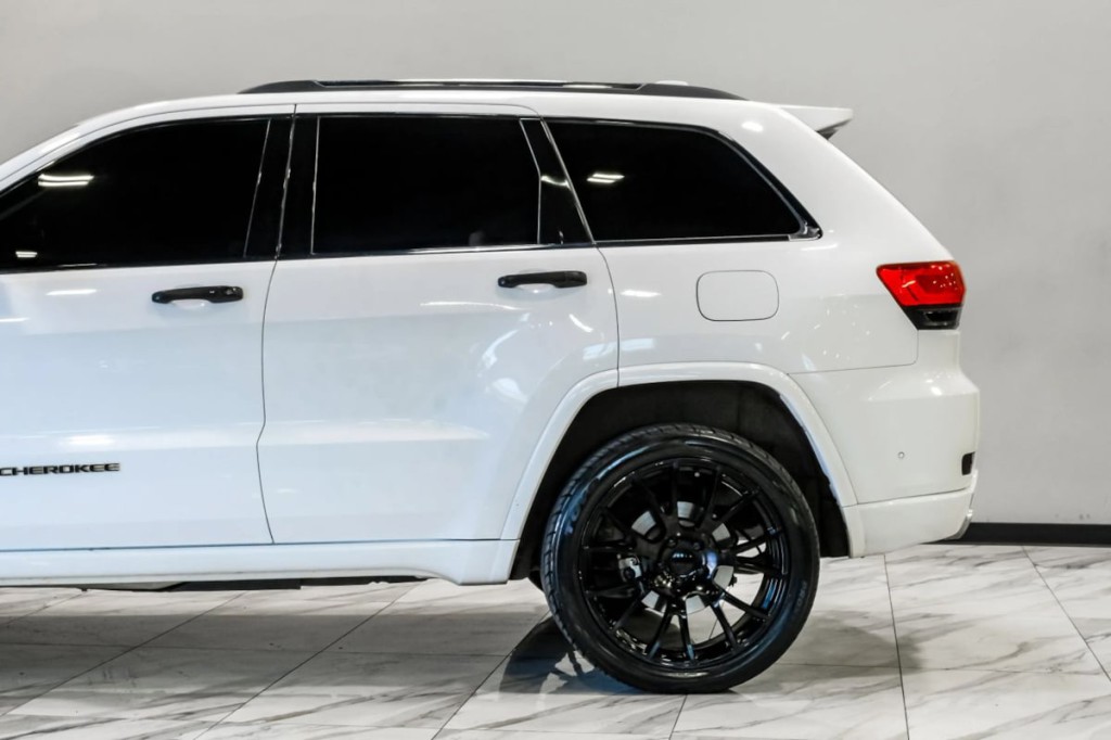 2017 Jeep Grand Cherokee Image 19