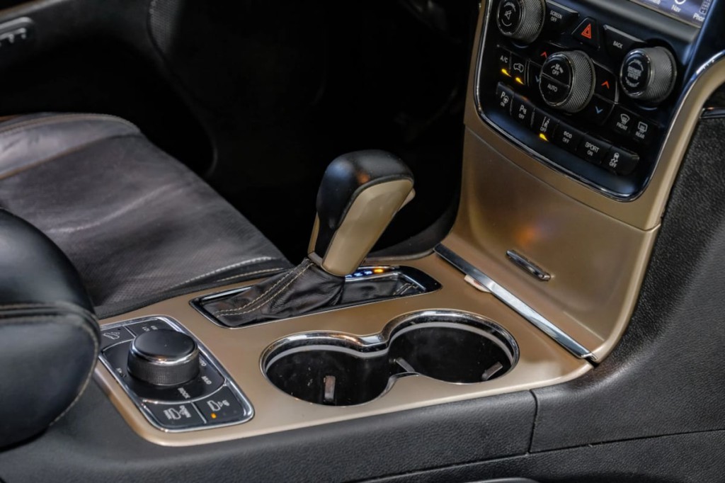 2017 Jeep Grand Cherokee Image 32