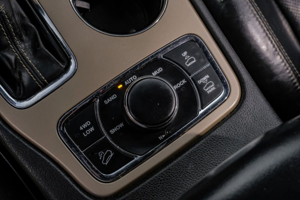 2017 Jeep Grand Cherokee Image 34