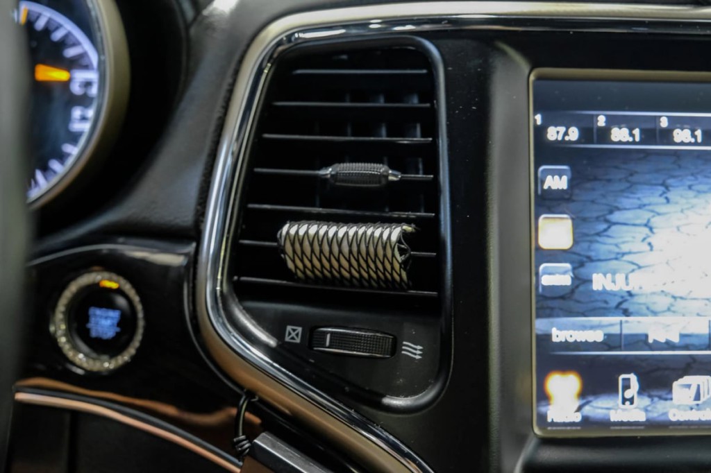 2017 Jeep Grand Cherokee Image 36