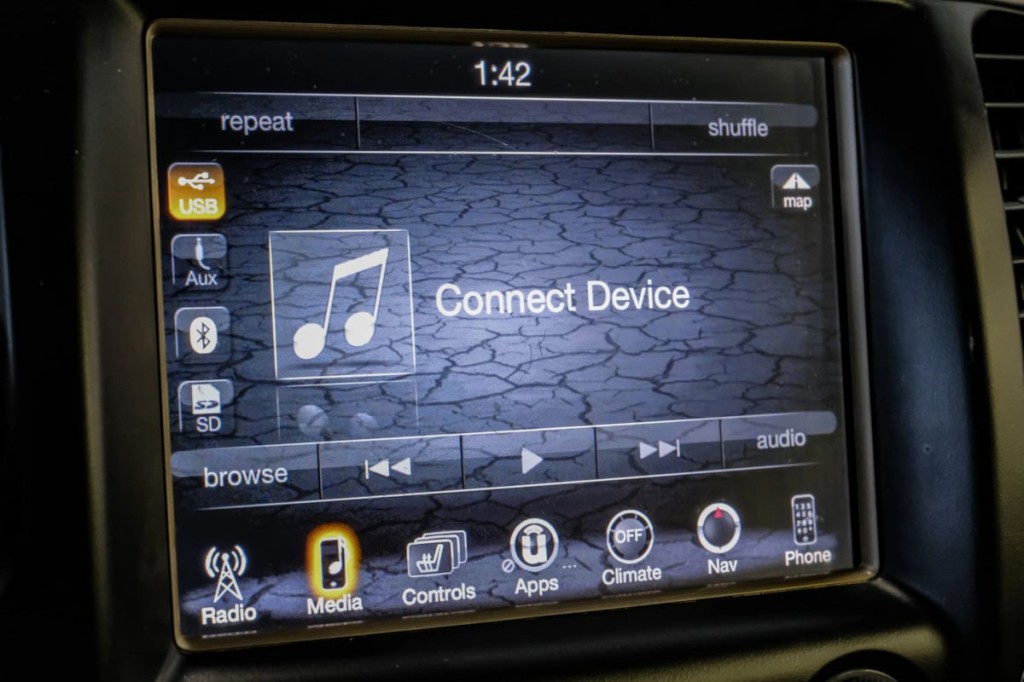 2017 Jeep Grand Cherokee Image 38