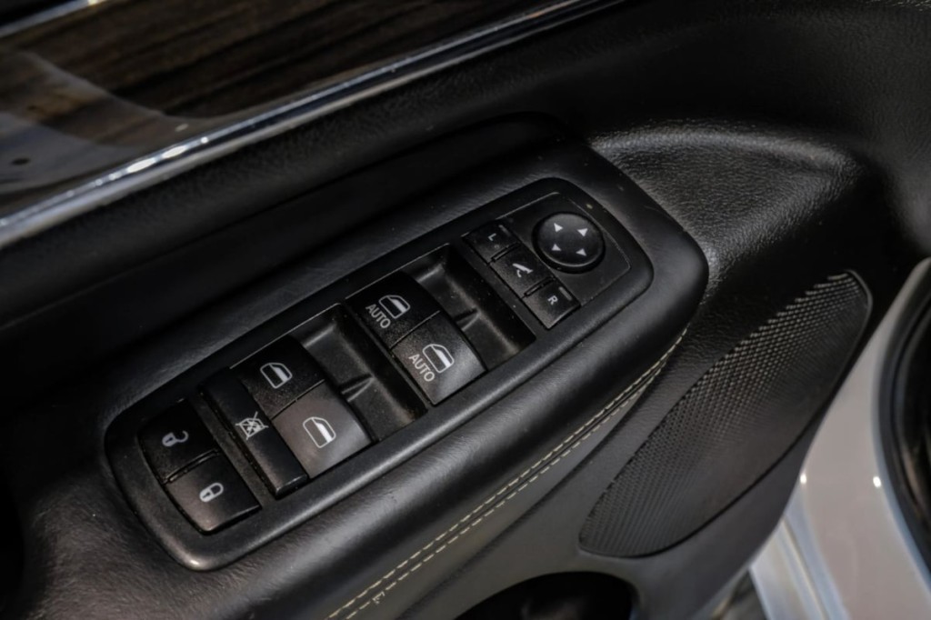 2017 Jeep Grand Cherokee Image 56