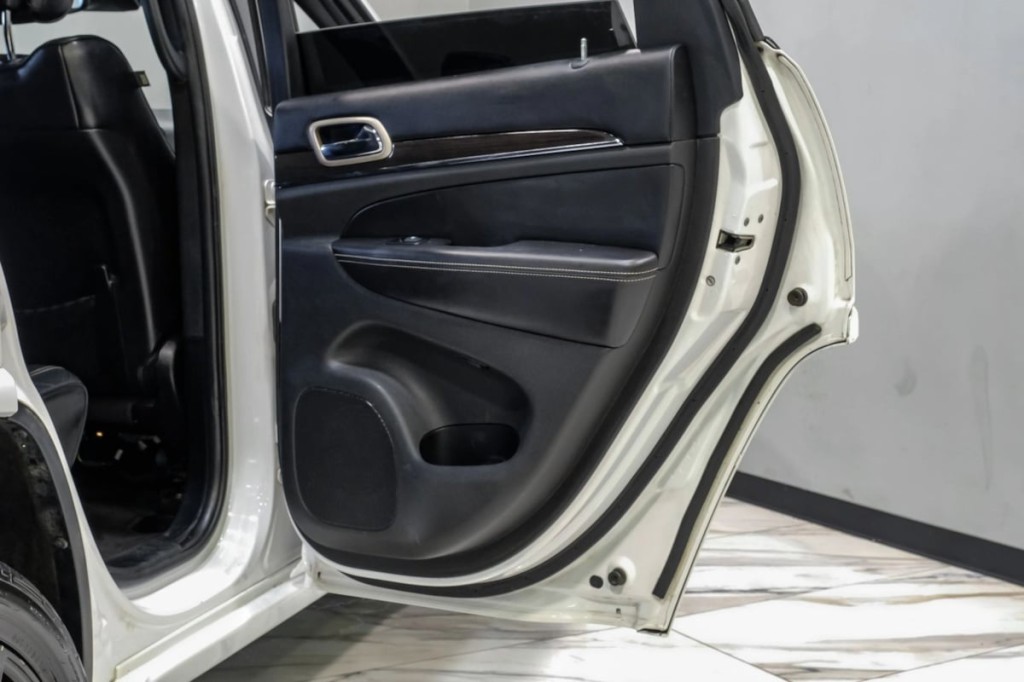 2017 Jeep Grand Cherokee Image 60
