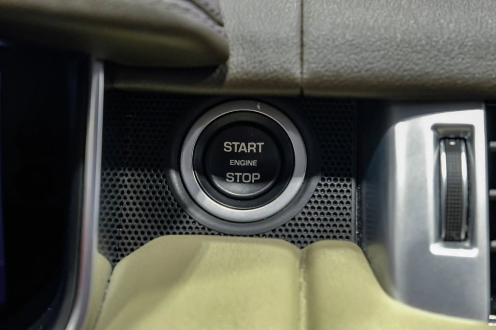 2020 Land Rover Range Rover Sport Image 29