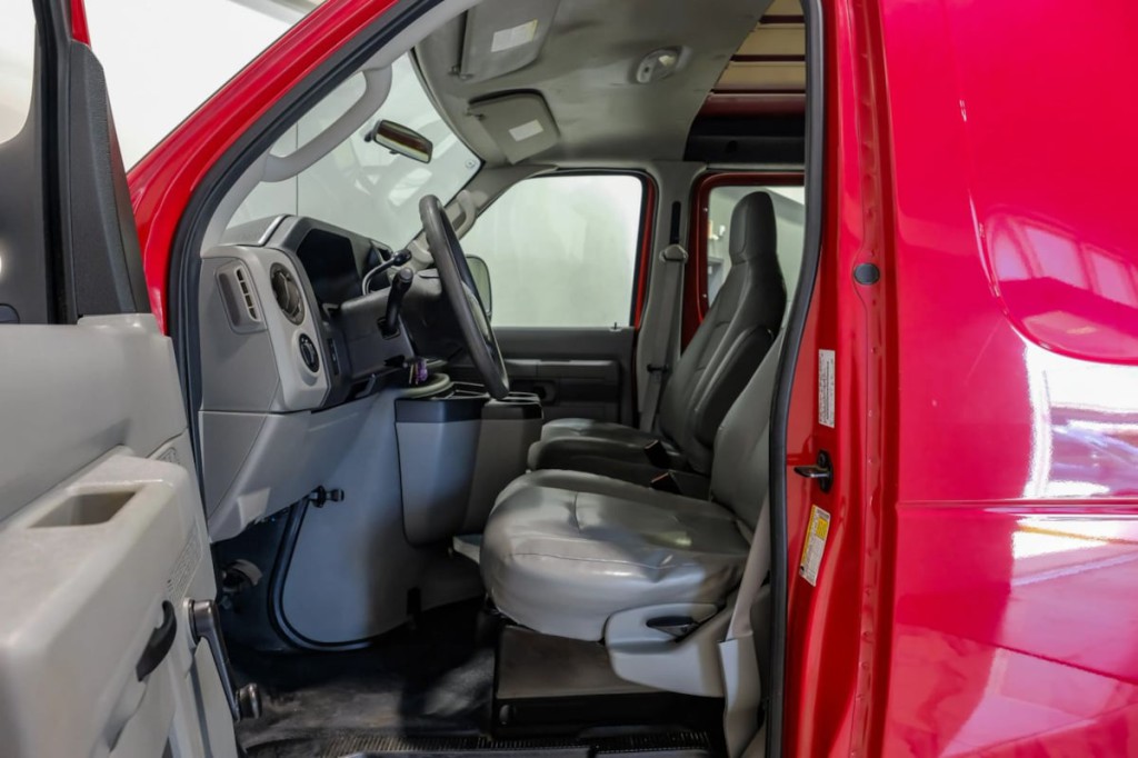 2012 Ford Econoline Image 5