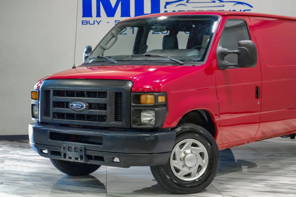 2012 Ford Econoline Image 6