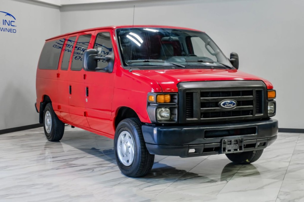 2012 Ford Econoline Image 9