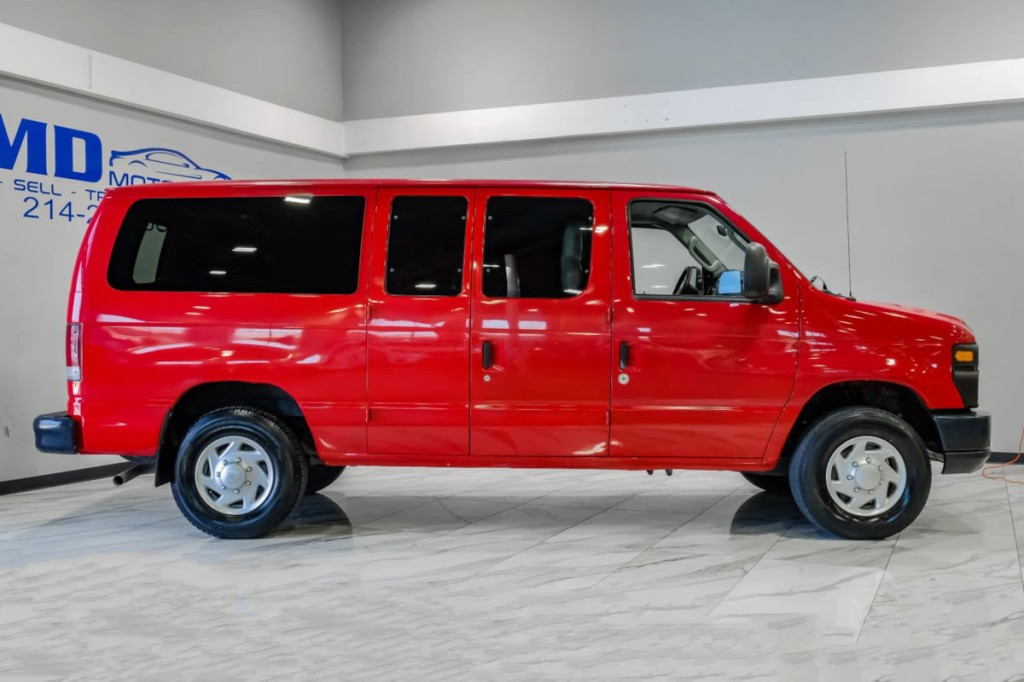 2012 Ford Econoline Image 10
