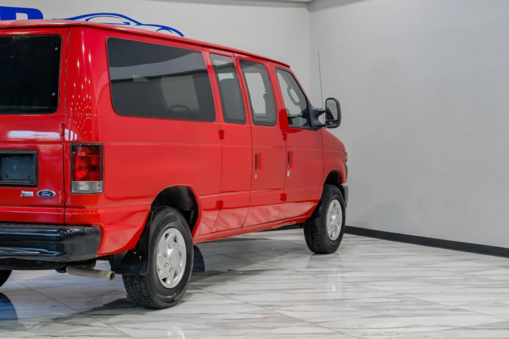 2012 Ford Econoline Image 13