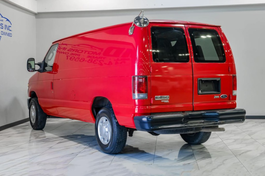 2012 Ford Econoline Image 15