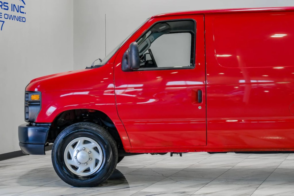 2012 Ford Econoline Image 17